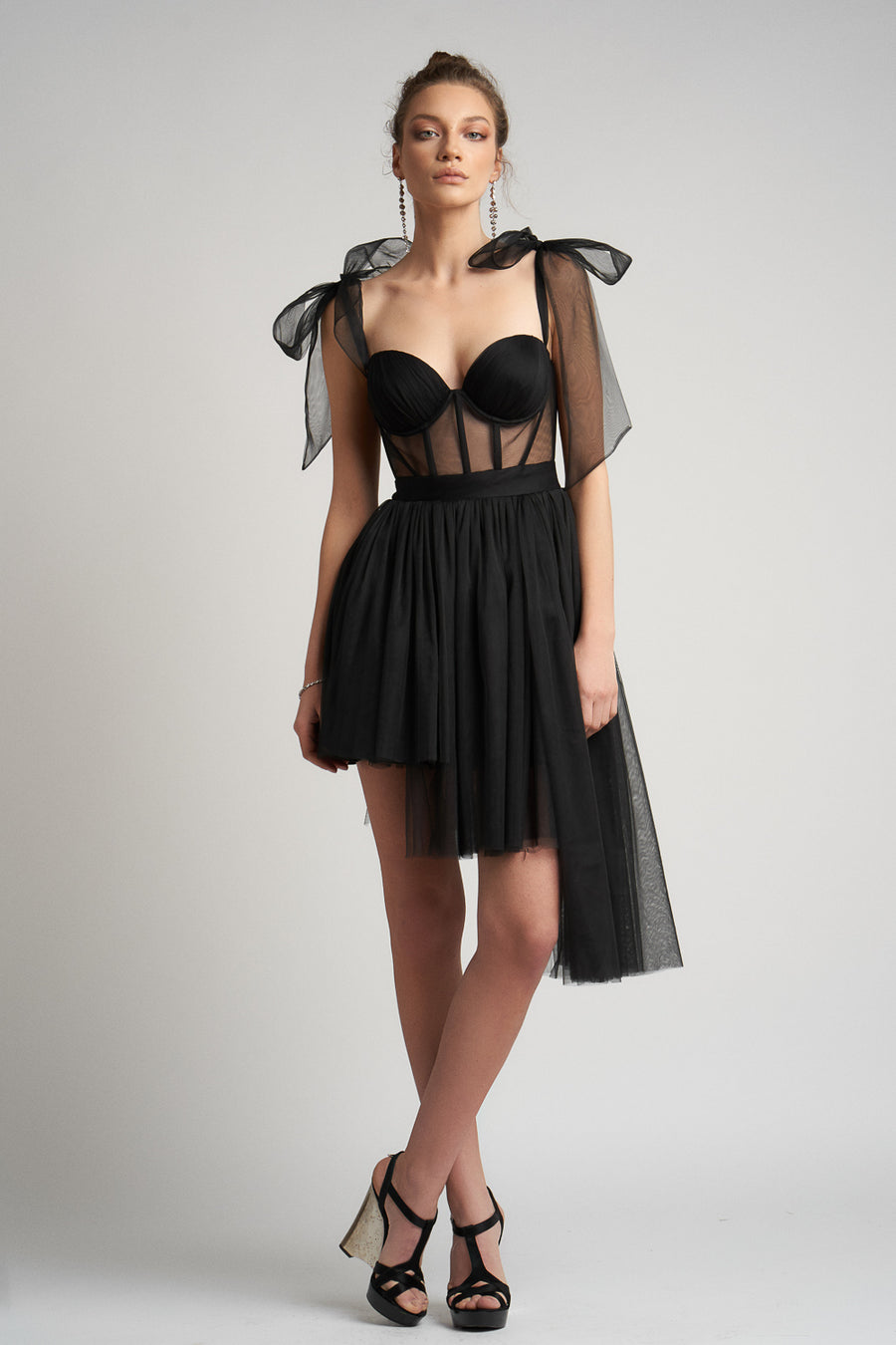 Rochie asimetrică cu corset transparent