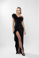 Rochie lunga asimetrica neagra cu volane din matase