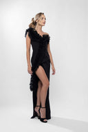 Rochie lunga asimetrica neagra cu volane din matase