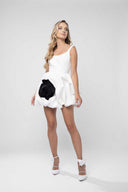 Rochie mini alba cu floare alba