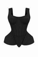 Corset sculptural cu bretele late si peplum negru