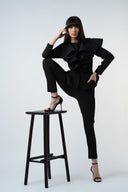 Sacou cu volane arhitecturale Black cu design feminin, croiala moderna si detalii statement Monarh Design