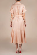 Rochie camasa midi cu volan si cordon Beige Light cu design feminin, croiala moderna si detalii statement Monarh Design