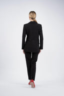 Costum  negru cu sacou drept si pantaloni conici