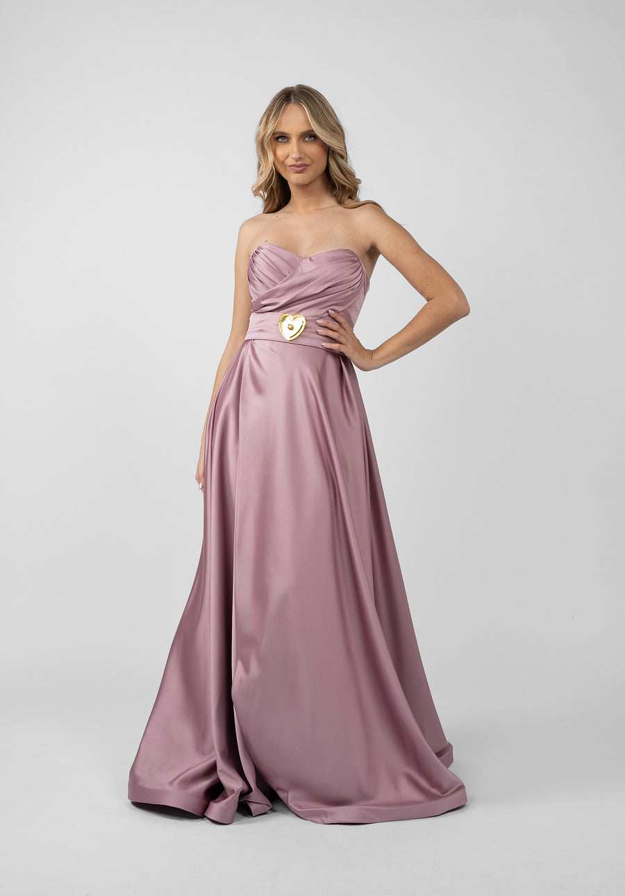 Rochie lunga cu bust drapat si talie accentuata