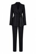 Costum elegant cu insertii din matase
