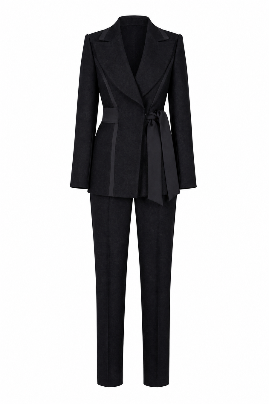 Costum elegant cu insertii din matase