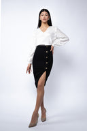 Bluza cu decolteu in V si volane delicate din matase