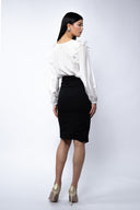 Bluza cu decolteu in V si volane delicate din matase