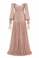 Long dress with bare shoulders and puffy sleeves