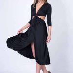 Rochie cu decupaje și inel