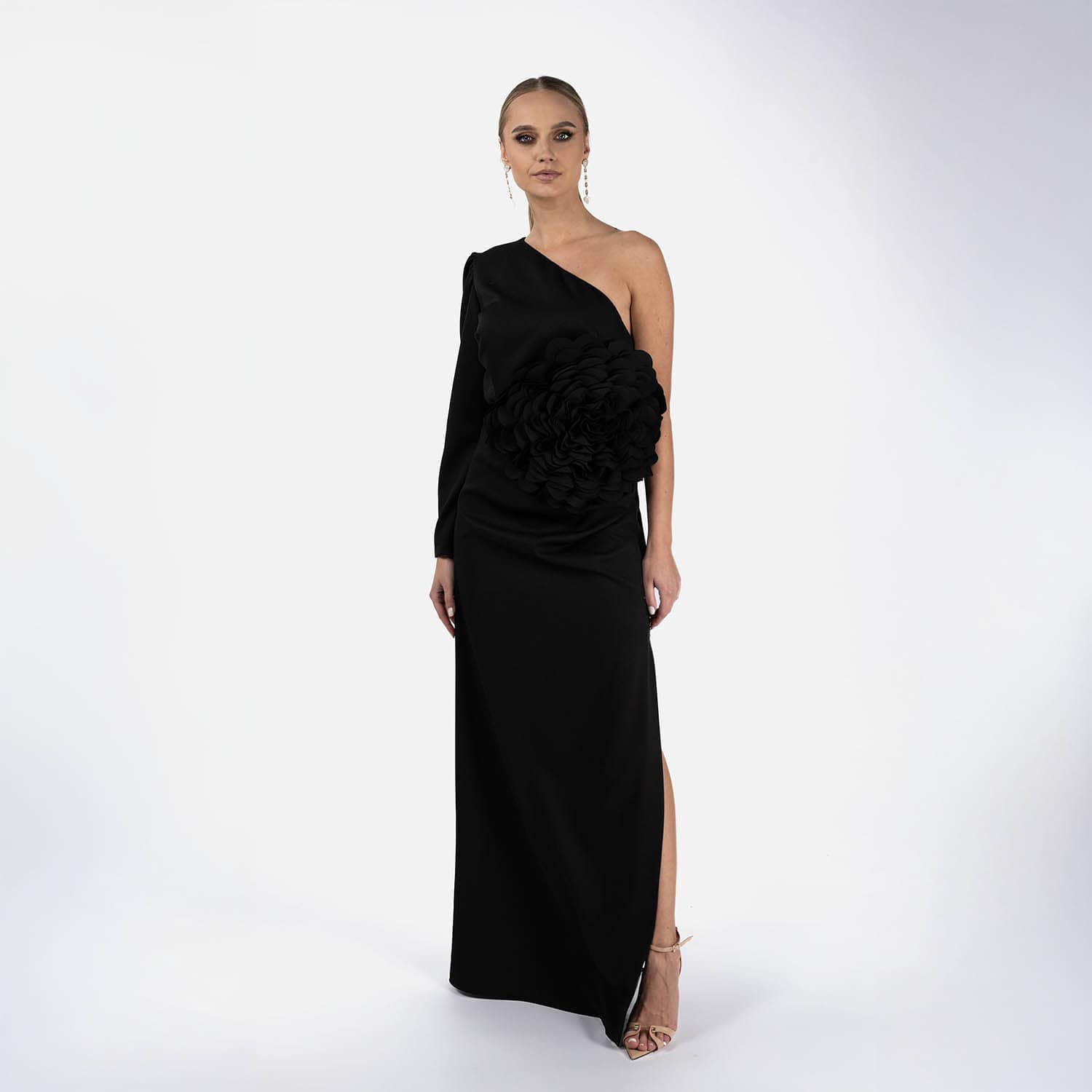 Rochie elegantă cu slit adânc