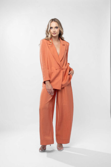 Costum cu pantalon si sacou lejer - imagine 3