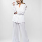 Costum cu pantalon si sacou lejer