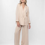 Costum cu pantalon si sacou lejer