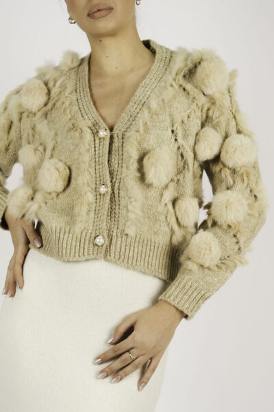 Pulover tricotat din lana cu blana naturala și detalii perlate