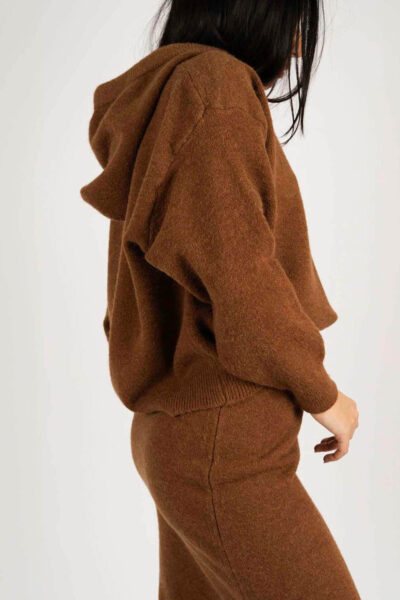 Set tricotat  fusta și hanorac maro din lana - imagine 2