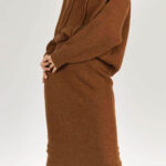 Set tricotat  fusta și hanorac maro din lana