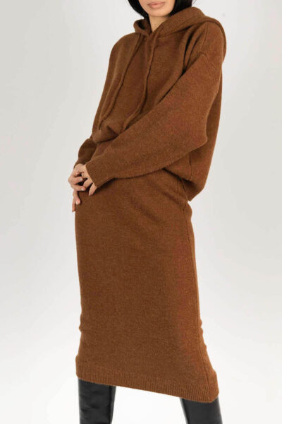 Set tricotat  fusta și hanorac maro din lana