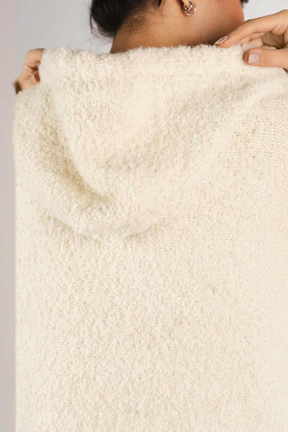 Set-tricotat-din-lana-–-Hanorac-si-pantaloni-4 Set hanorac și pantaloni din lana Ivory - imagine 5