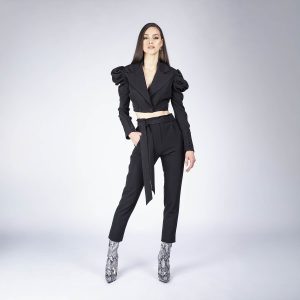 Pantaloni conici stil boyfriend