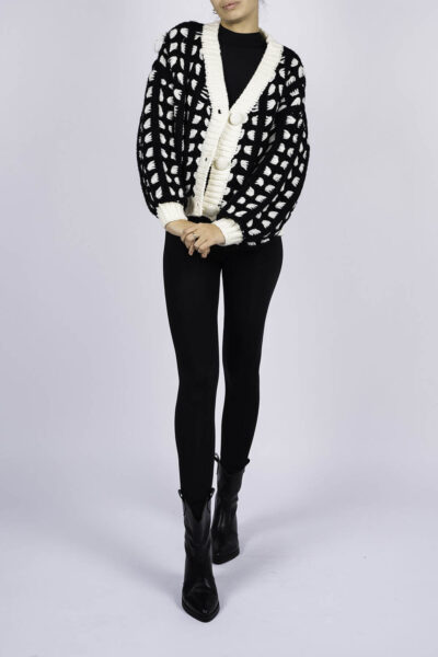 Pulover gros negru cu nasturi tricotati - imagine 5