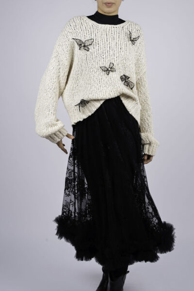 Pulover cu accesorii tip fluturi brodati si perle - imagine 3