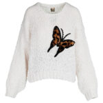 Pulover alb moale si calduros cu detaliu fluture