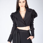 Sacou cropped cu umeri structurati