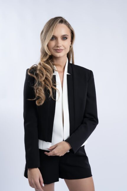 Set sacou stil jachetă și pantaloni scurți cu vipușcă albă - imagine 2