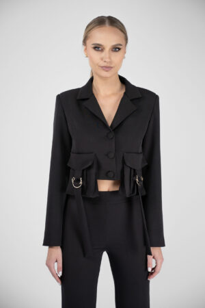 Sacou scurt cu buzunare aplicate si detalii metalice