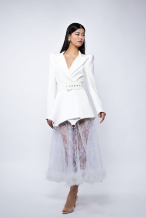 Sacou stil rochie Ringoux White cu umeri sculpturali