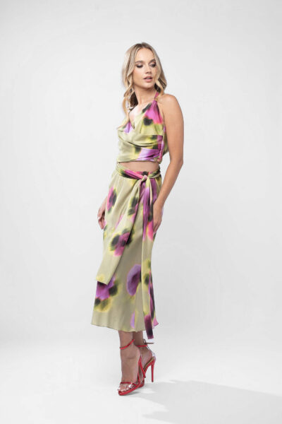 Set satinat cu top petrecut si fusta midi cu imprimeu floral - imagine 3