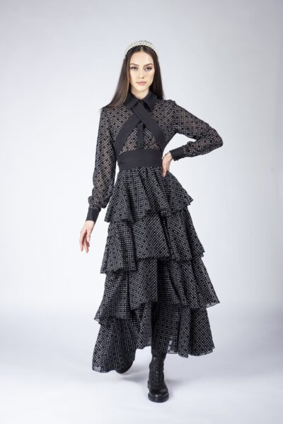 Rochie lunga cu volane ample si imprimeu polka dots