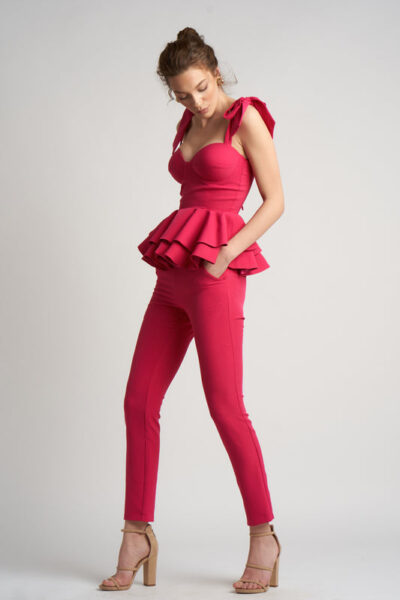 Compleu cu volane arhitecturale