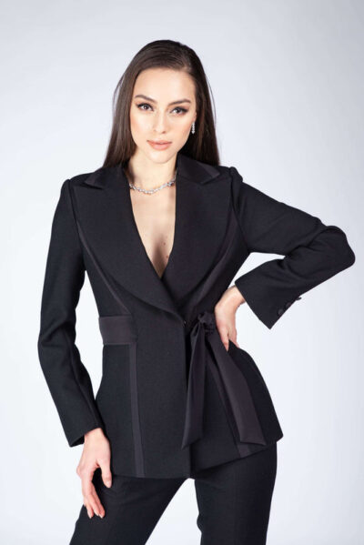 Costum elegant cu detalii satinate - imagine 2