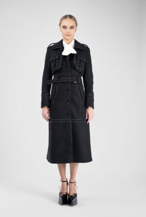 Palton din lana cu cusaturi decorative realizate manual