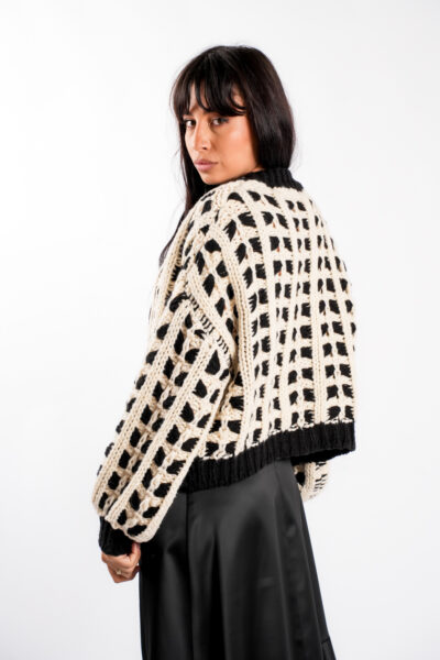 Pulover gros ivory cu nasturi tricotati - imagine 3