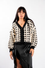 Pulover gros ivory cu nasturi tricotati - imagine 2