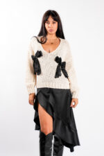 Pulover ivory moale si calduros cu funde