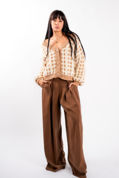 Pulover gros nude cu nasturi tricotati