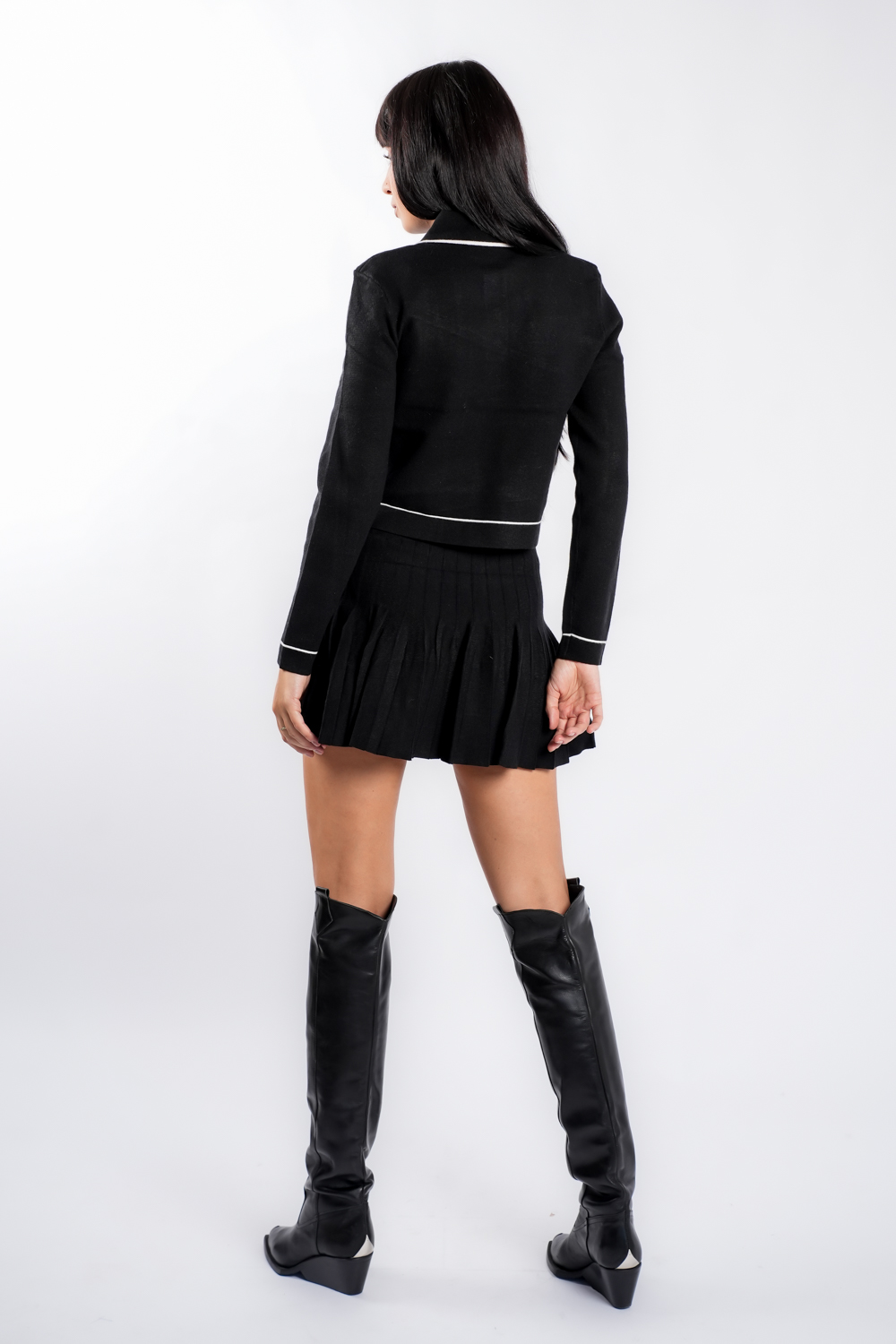 DSC04536 Compleu Black cu guler contrastant - imagine 4