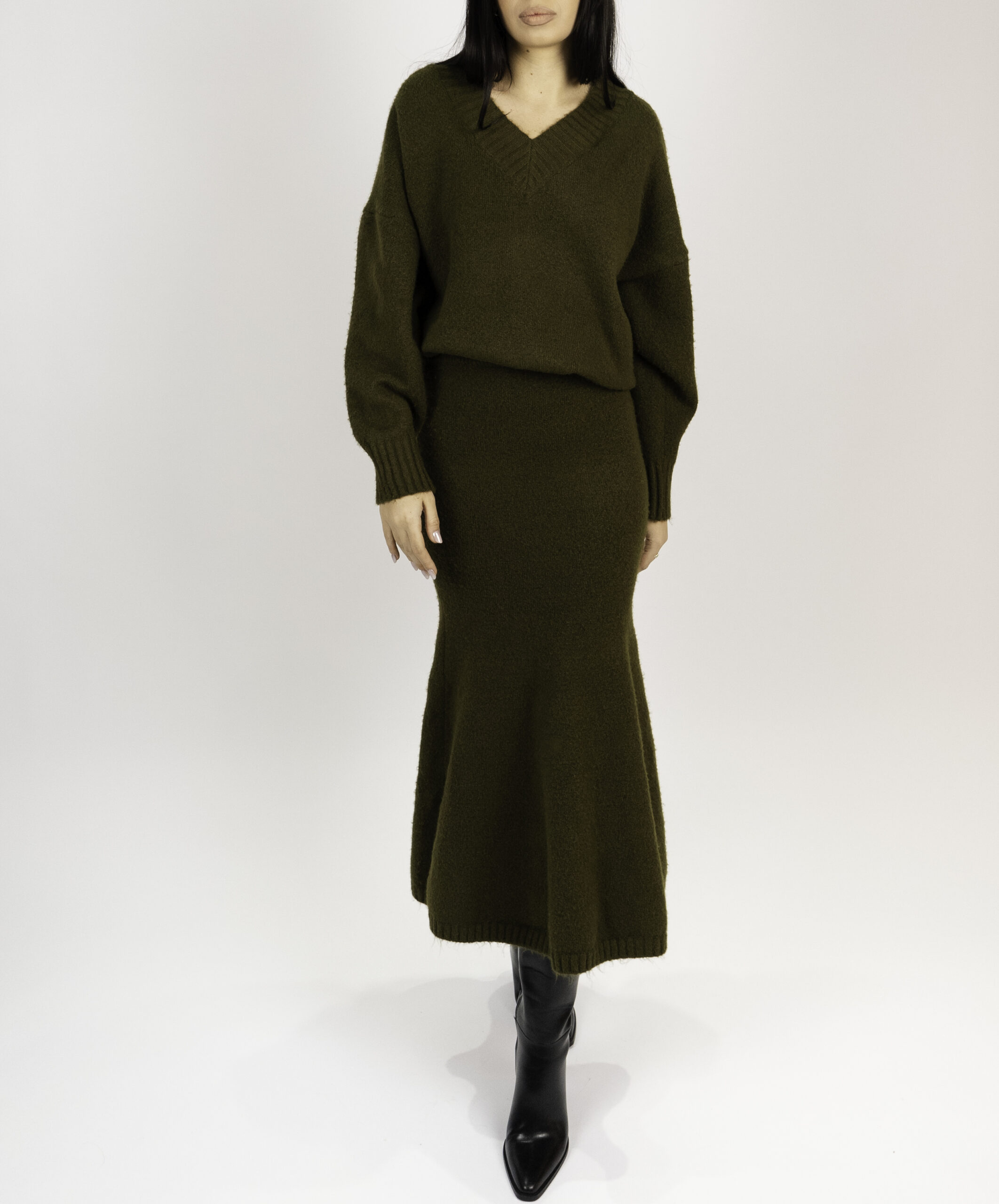 DSC03692 Set tricotat fusta și pulover din lana - imagine 1