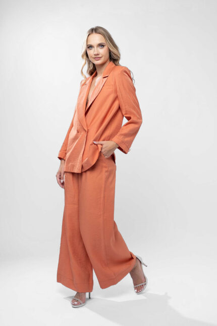 Costum cu pantalon si sacou lejer - imagine 2