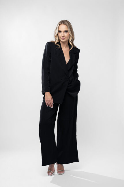 Costum din in cu pantalon si sacou lejer