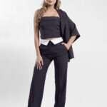 Pantaloni cu dunga si detaliu alb contrastant