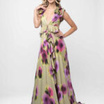 Rochie lunga cu imprimeu floral si volane