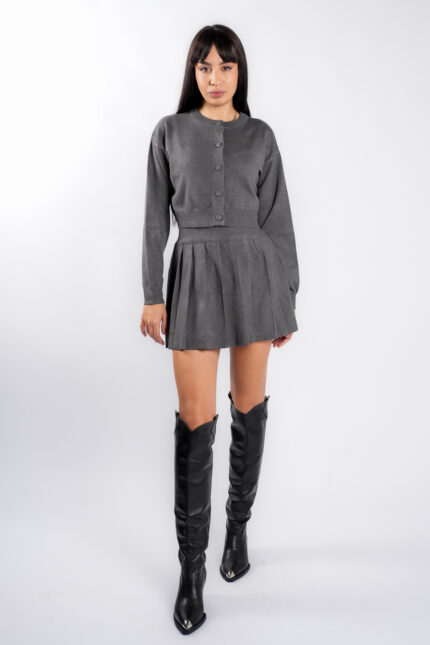 Compleu Dark Grey cu fusta plisata - imagine 2