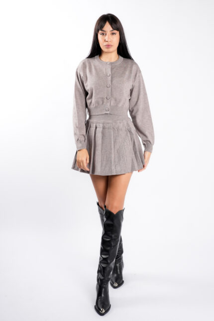 Compleu Grey cu fusta plisata