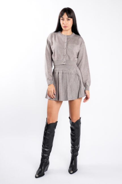 Compleu Grey cu fusta plisata - imagine 2